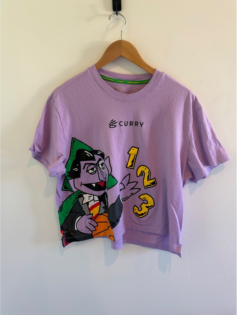 Under Armour Curry x Sesame StreetVon Count Graphic T-Shirt Women’s Large Purple